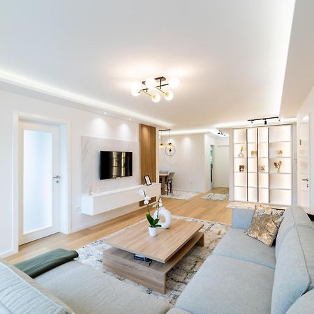 Old Town Heaven 3-Bedroom Apartment With Balcony Sarajevo Buitenkant foto